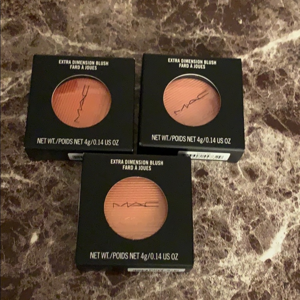 Mac Cosmetic extra dimension blushes